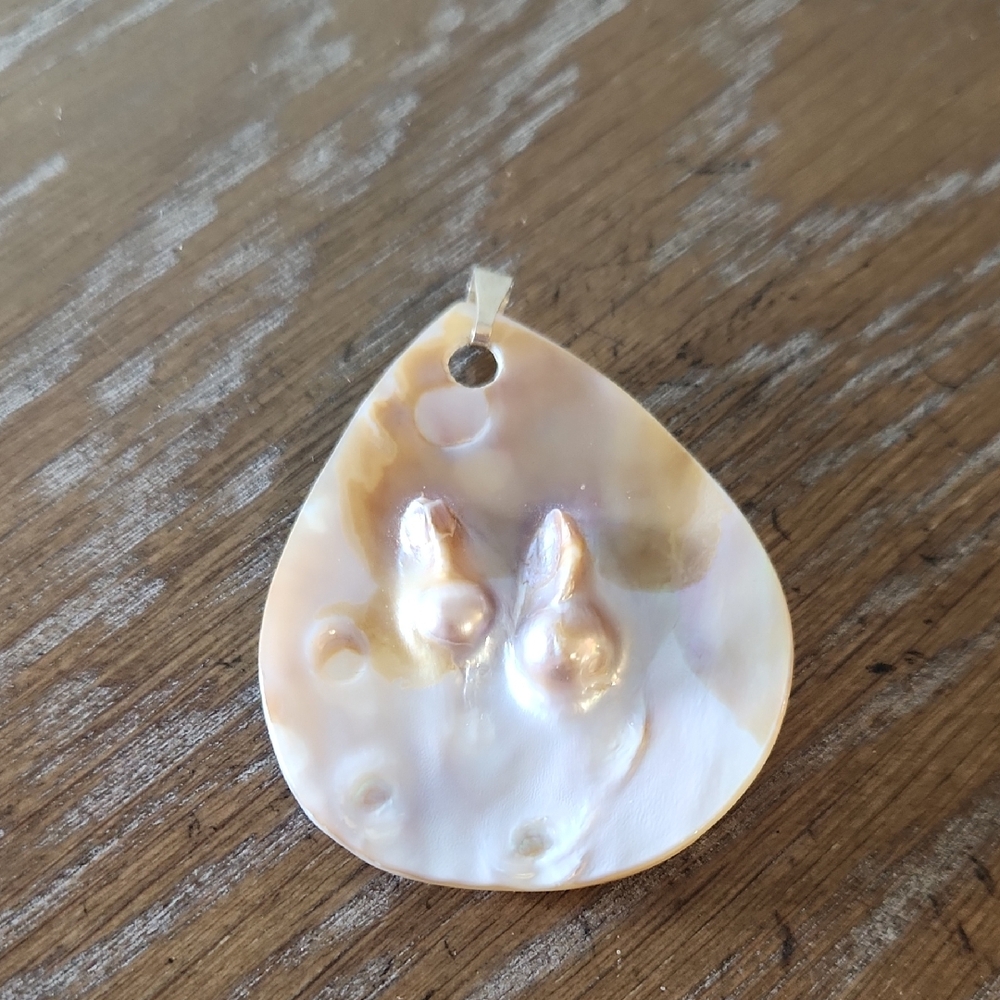 Pearl Shell Pendant